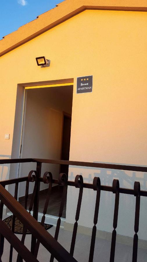 Apartman Doni Сплит Екстериор снимка